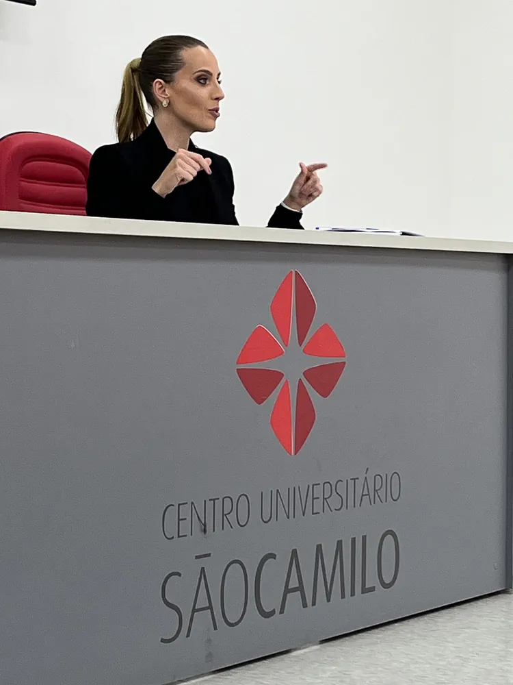 Dra Carolina Macedo